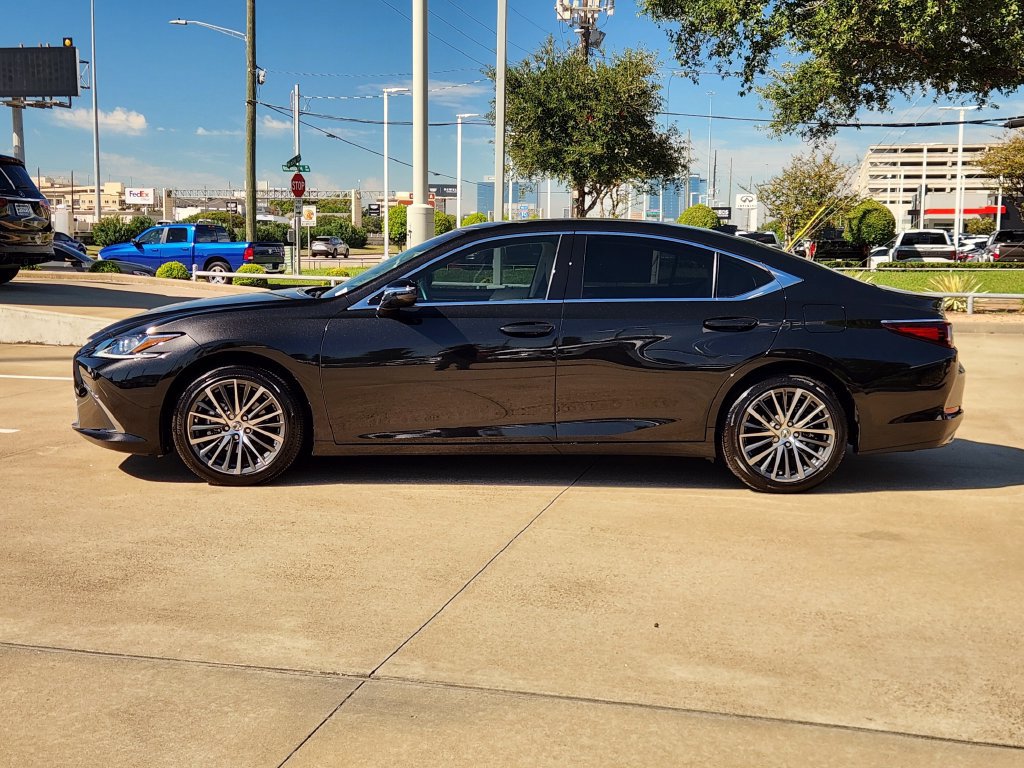 Certified 2025 Lexus ES 350 w/ Premium Package FWD image 4