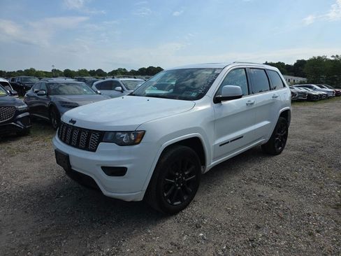 Used 2021 Jeep Grand Cherokee Laredo X AWD/4WD image 7