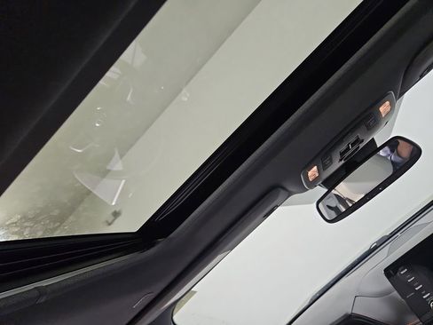 Used 2023 Toyota Sienna XSE FWD image 22