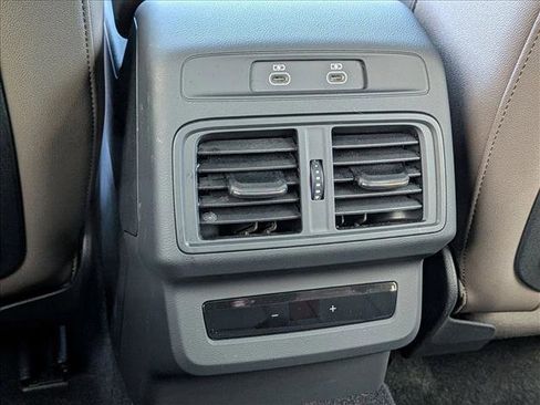 Used 2025 Audi Q5 Premium w/ Convenience Package image 19