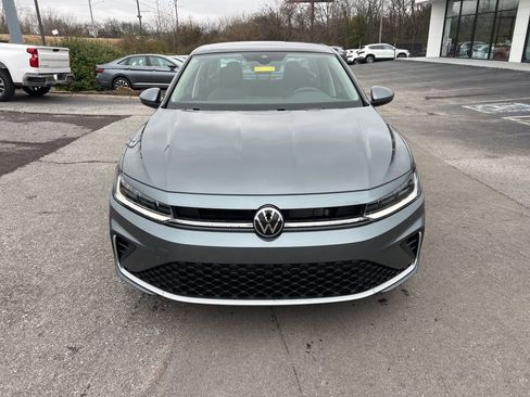 New 2026 Volkswagen Jetta SE image 2