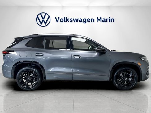 New 2026 Volkswagen Tiguan SE R-Line image 6