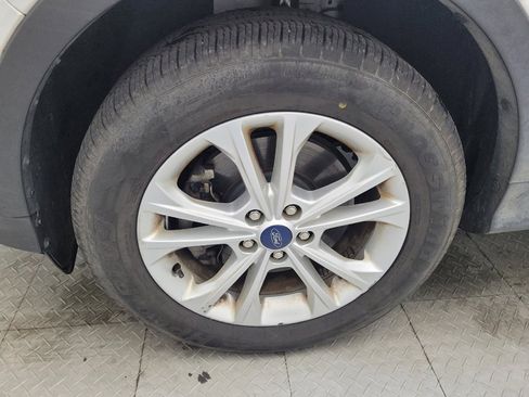 Used 2019 Ford Escape SE image 31