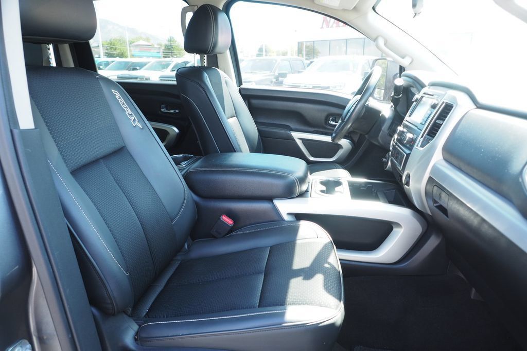 Used 2017 Nissan Titan PRO-4X AWD/4WD image 19