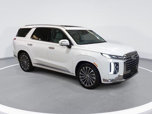 Used 2025 Hyundai Palisade Calligraphy AWD/4WD image 3