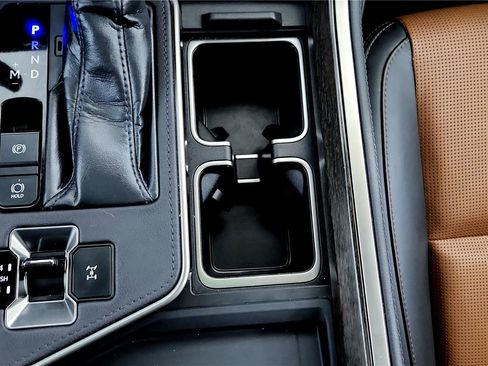 Used 2024 Lexus GX 550 w/ Accessory Package (2T) AWD/4WD image 36