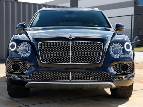 Used 2018 Bentley Bentayga W12 SIGNATURE image 19