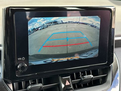 Used 2023 Toyota Corolla LE image 17