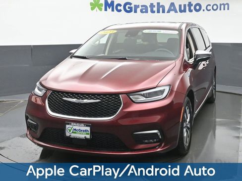 Used 2023 Chrysler Pacifica Limited FWD image 6