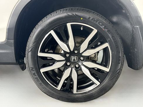 Used 2022 Honda Pilot Touring image 11