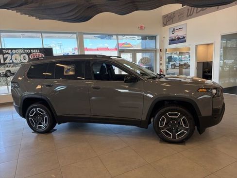 New 2026 Jeep Cherokee Laredo AWD/4WD image 2