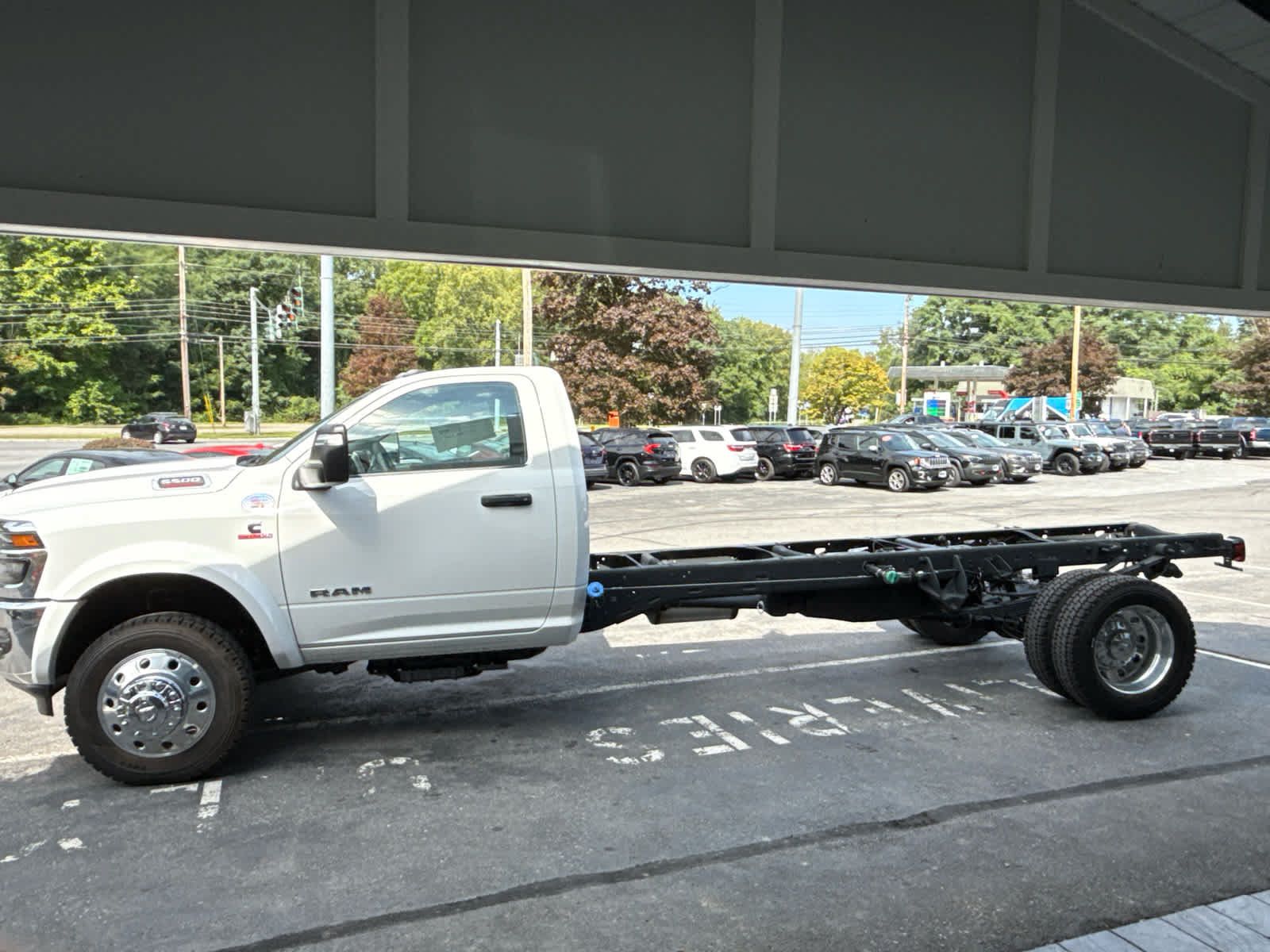 New 2026 RAM 5500 4x4 Regular Cab image 5