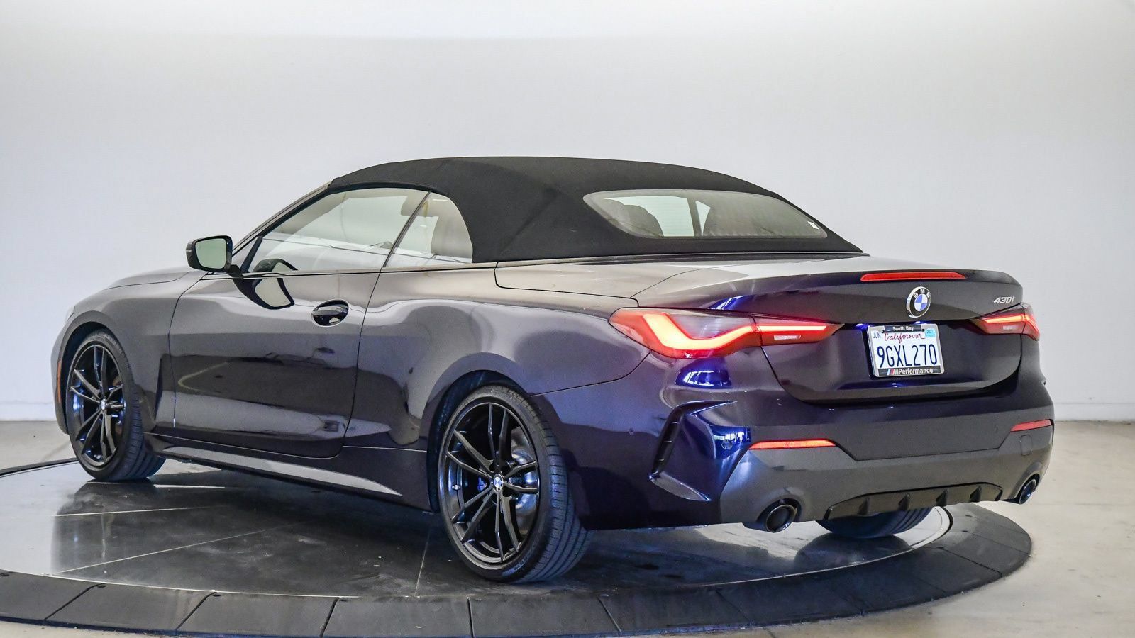Certified 2023 BMW 430i Convertible w/ M Sport Package RWD image 2