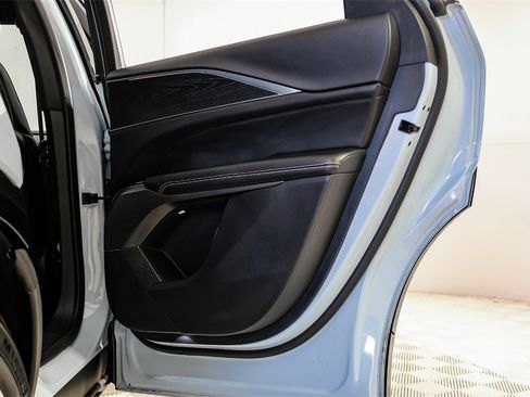 Used 2024 Cadillac Lyriq Luxury image 49