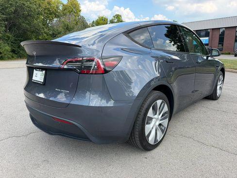 Used 2023 Tesla Model Y AWD image 7