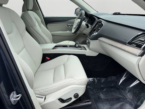 Certified 2024 Volvo XC90 B6 Plus AWD/4WD image 8