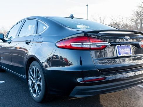 Used 2019 Ford Fusion Titanium image 8