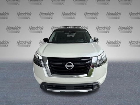 Used 2024 Nissan Pathfinder Platinum AWD/4WD image 3