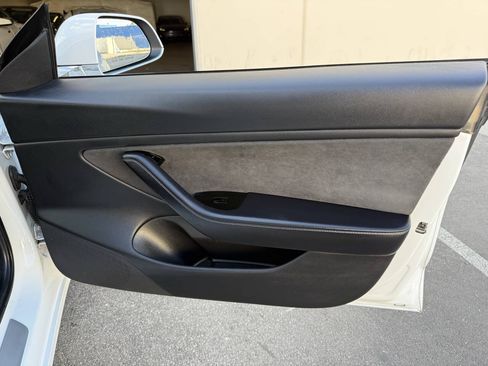Used 2018 Tesla Model 3 Long Range RWD image 26