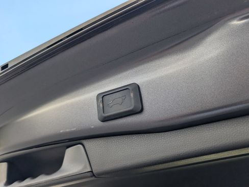 Used 2025 Toyota RAV4 XLE Premium FWD image 32