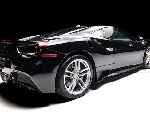 Used 2016 Ferrari 488 GTB RWD image 4