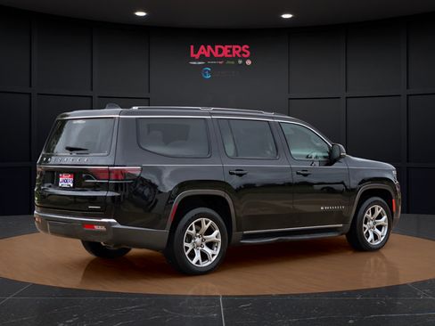Certified 2022 Jeep Wagoneer Series II AWD/4WD image 4