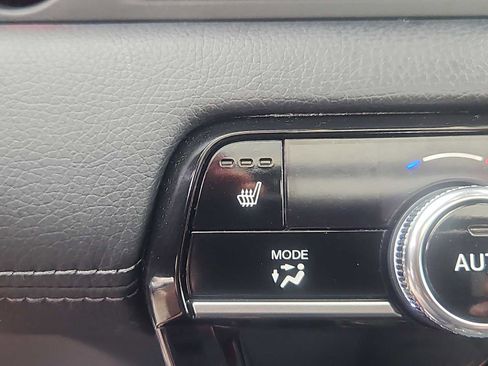 Certified 2023 Honda Pilot Touring image 19