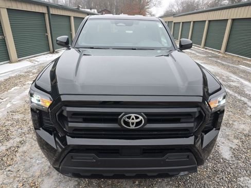 Certified 2025 Toyota Tacoma SR image 9