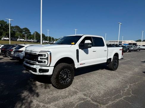 Used 2023 Ford F250 Lariat w/ Sport Appearance Package AWD/4WD image 7