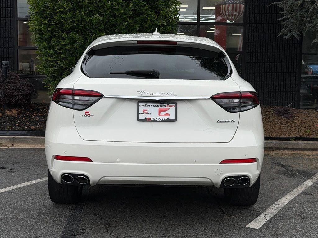 Used 2022 Maserati Levante GT AWD/4WD image 14
