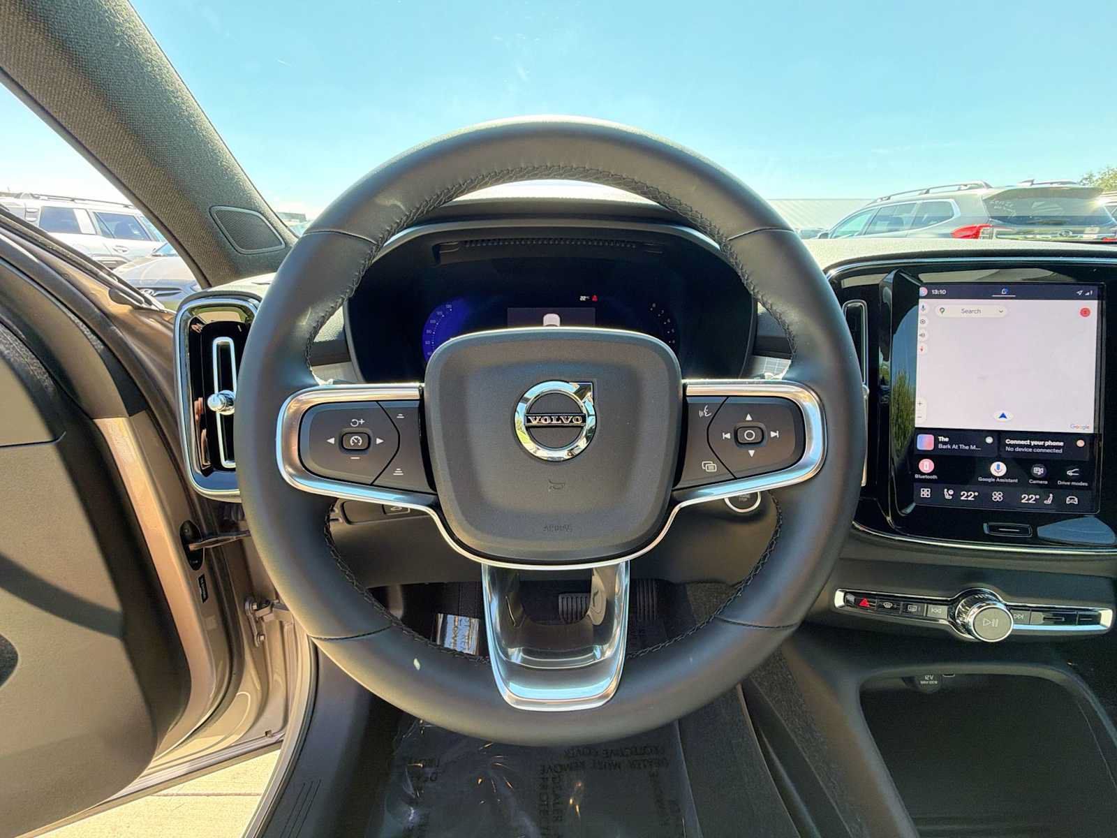 Used 2023 Volvo XC40 B5 Core w/ Convenience Package AWD/4WD image 19