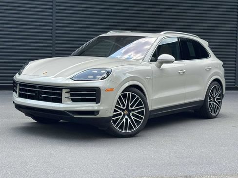 Certified 2025 Porsche Cayenne E-Hybrid AWD/4WD image 1