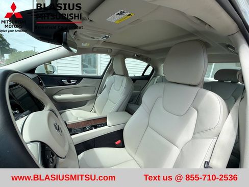 Used 2019 Volvo S60 T5 Momentum w/ Multimedia Package FWD image 18