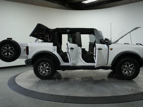 Used 2024 Ford Bronco Badlands AWD/4WD image 10