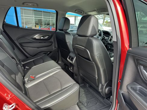 Used 2024 GMC Terrain SLT w/ Infotainment Package II AWD/4WD image 32