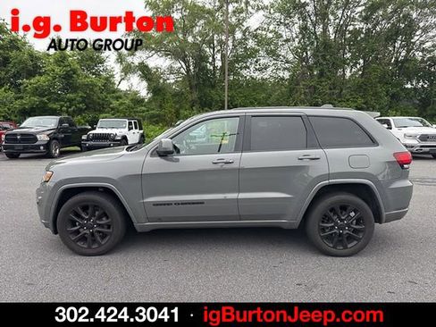 Used 2020 Jeep Grand Cherokee Altitude AWD/4WD image 5