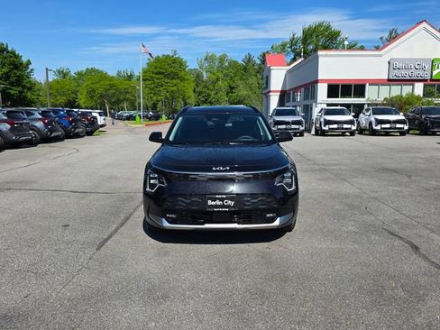 New 2026 Kia Niro Wave w/ Wave Preserve Package FWD image 3