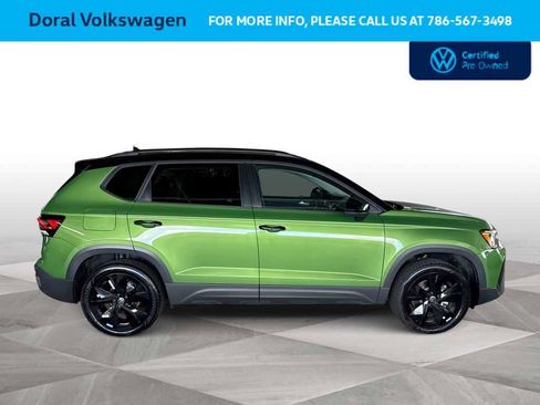 Used 2025 Volkswagen Taos SE image 9