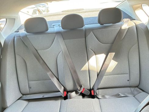 Used 2025 Kia K4 LXS image 38