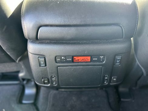 Used 2019 Nissan Armada Platinum w/ Captain's Chairs Package RWD image 17