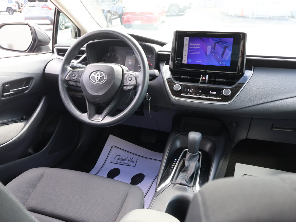Used 2025 Toyota Corolla LE FWD image 12