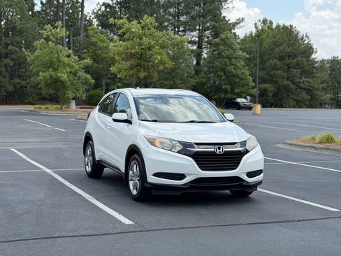 Used 2018 Honda HR-V LX image 26