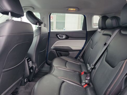Used 2022 Jeep Compass Limited image 11