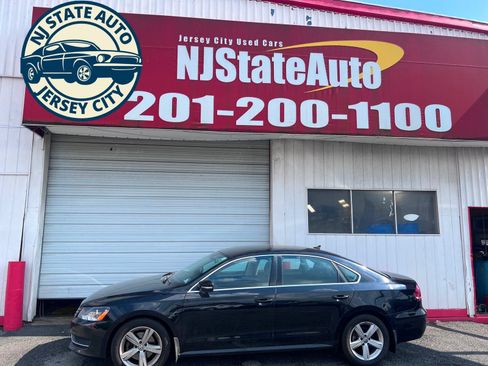 Used 2015 Volkswagen Passat 1.8T SE FWD image 2