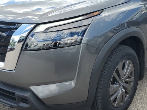 Used 2024 Nissan Pathfinder S image 9