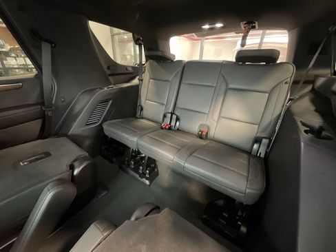 Used 2025 Chevrolet Tahoe High Country image 24