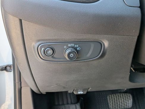 Used 2023 Chevrolet Equinox RS AWD/4WD image 18