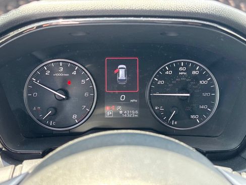 Used 2025 Subaru Outback Premium w/ Popular Package #1A AWD/4WD image 39