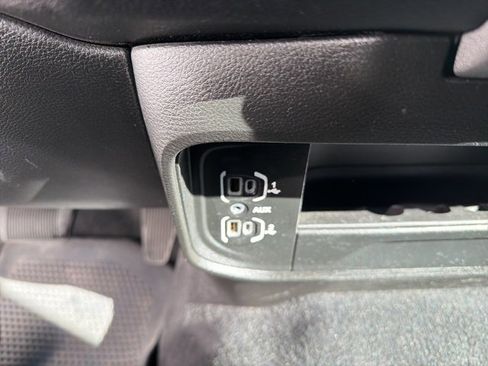 Used 2024 RAM 3500 Big Horn image 21