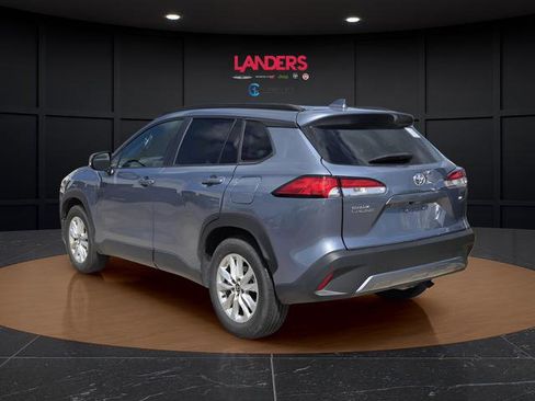 Used 2024 Toyota Corolla Cross LE FWD image 2